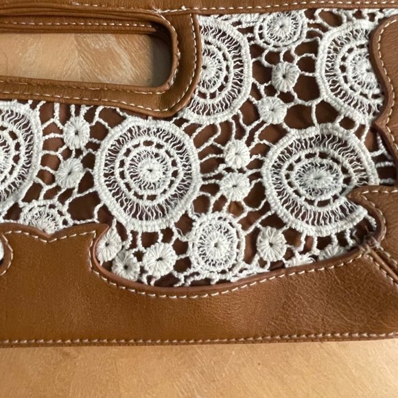 Tan Faux Leather Cream/White Lace Doilies Clutch Handbag Zipper 2 Button Close - Picture 3 of 6